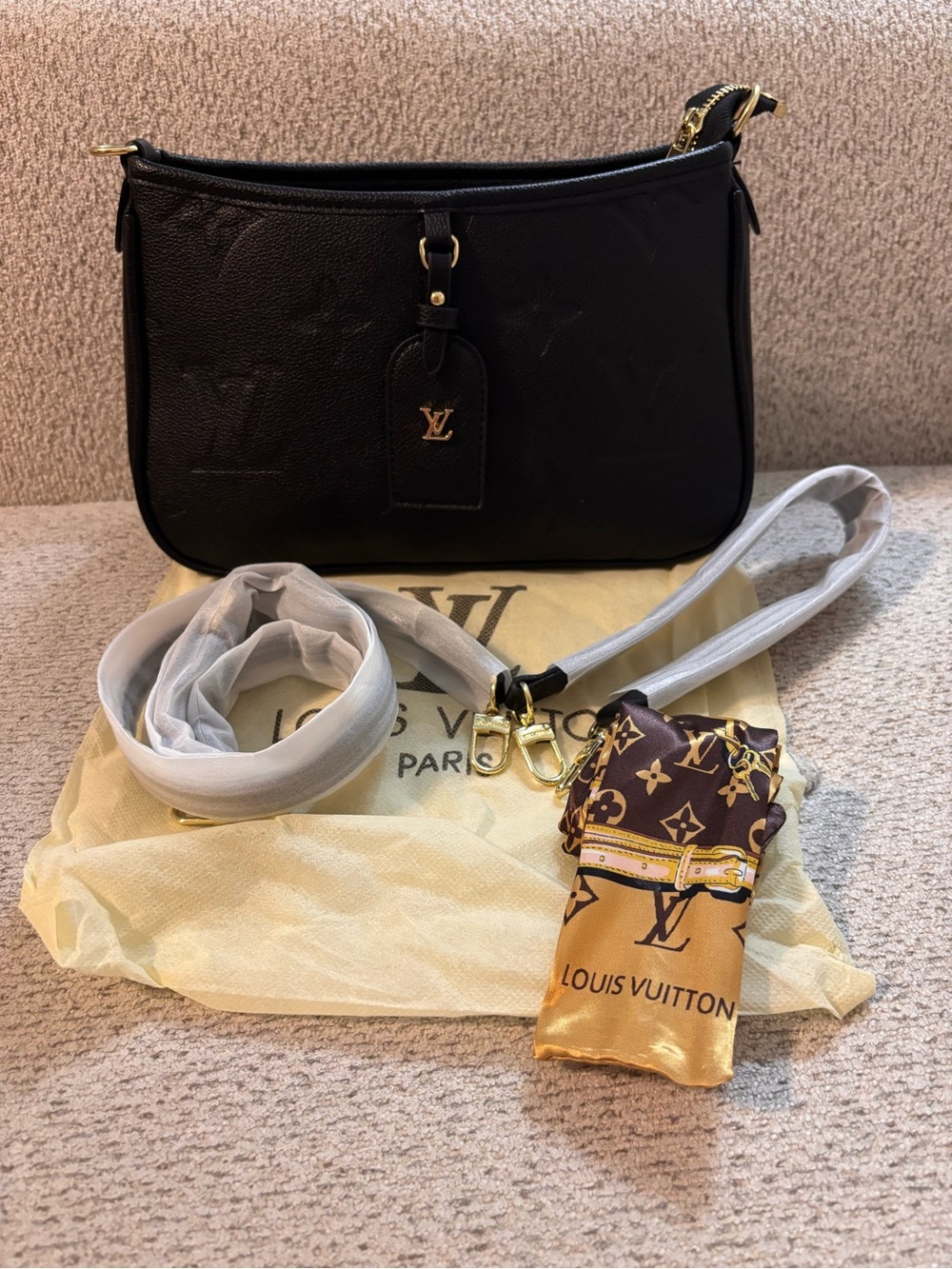 *Fashion*Black Embossed Shoulder Bag